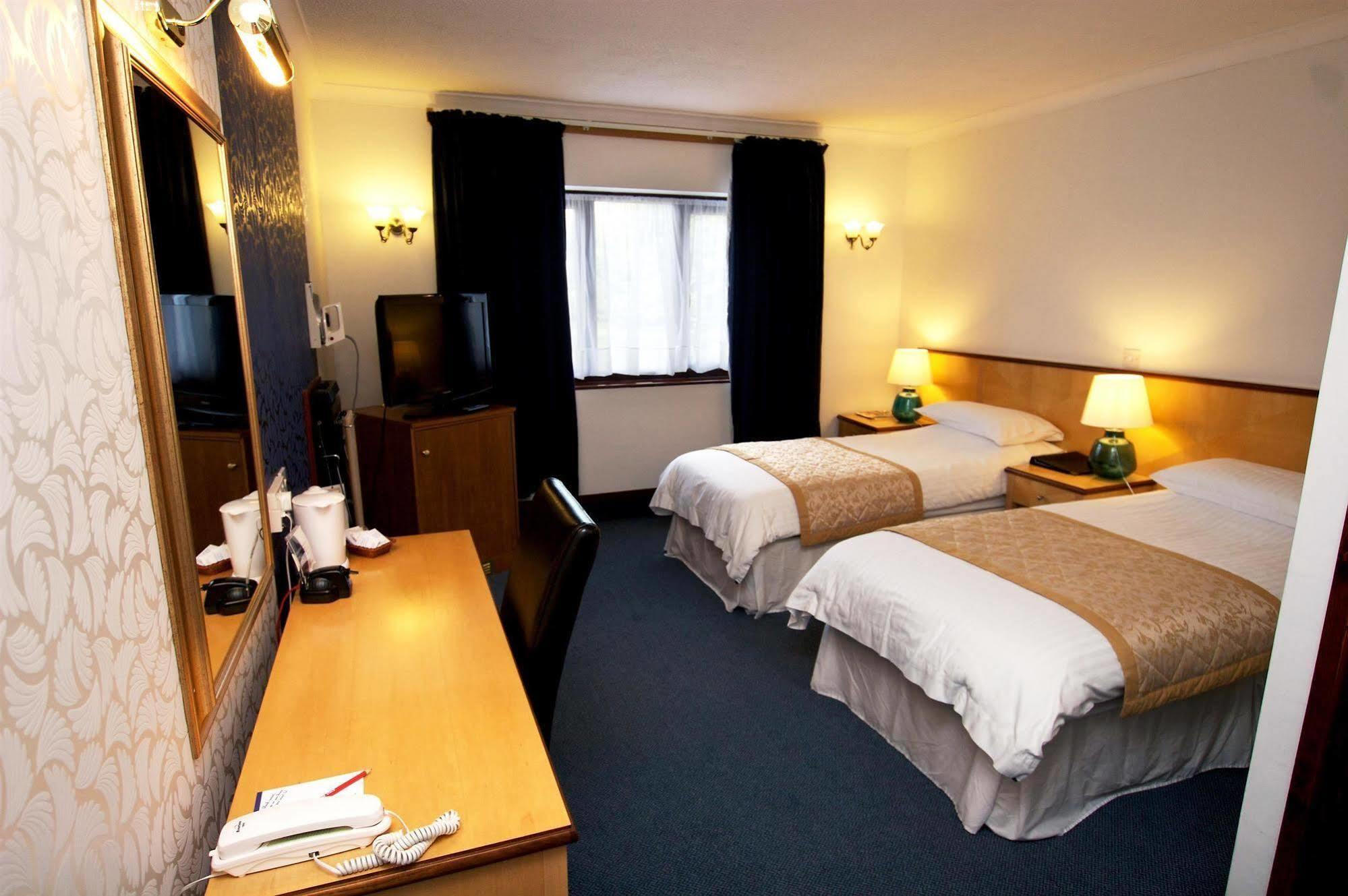 Best Western Compass Inn Tormarton Szoba fotó