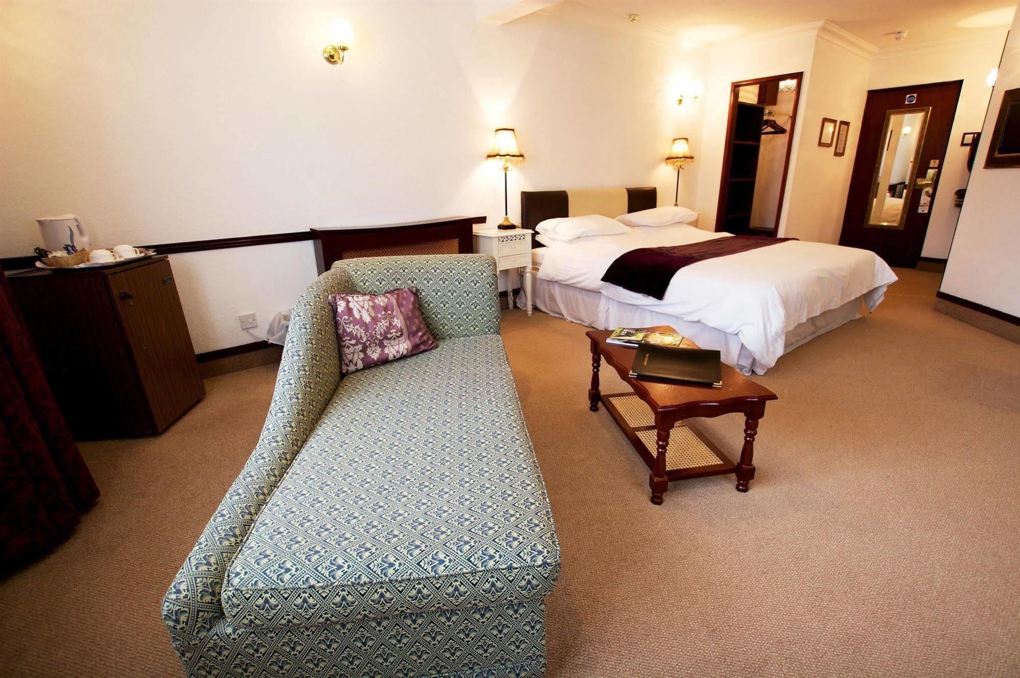 Best Western Compass Inn Tormarton Szoba fotó