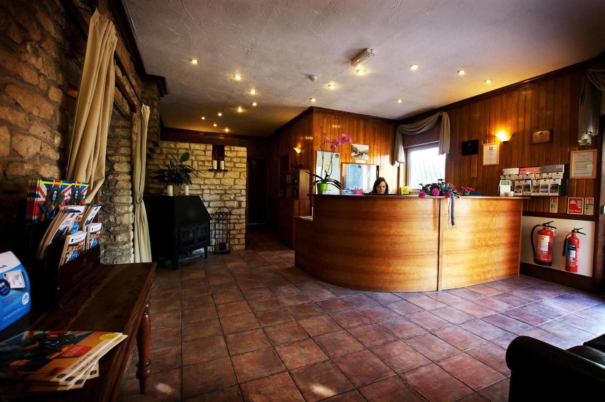 Best Western Compass Inn Tormarton Beltér fotó